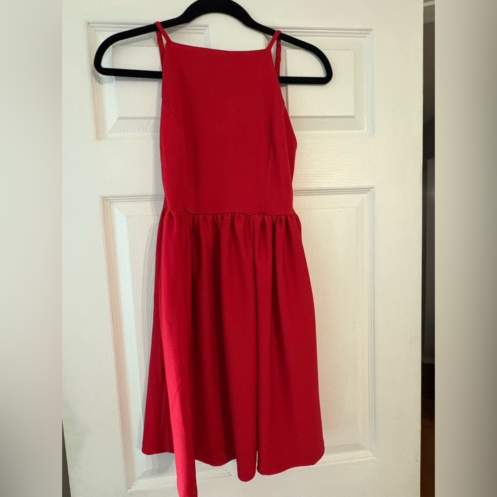 ✨ Red Backless Holiday Dress – Flowy, Size XS ✨